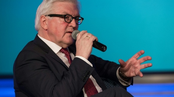 “Les réfugiés doivent rejeter l’antisémitisme”, ministre allemand des AE